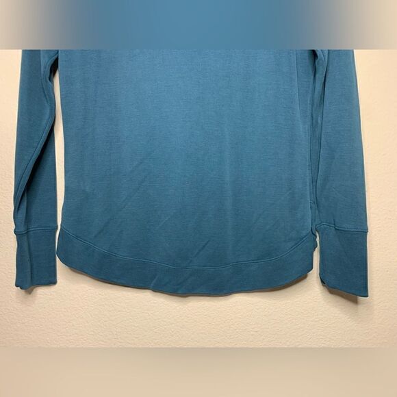 Athleta loose fitting Sweater - Picture 11 of 11